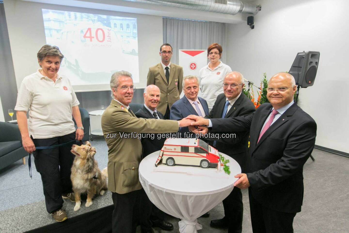 Johannes Bucher, Präsident der Johanniter-Unfall-Hilfe, Ernst-Joachim Thonke, Gründer u. 1. Präsident der Johanniter-Unfall-Hilfe, Sozialminister Hundstorfer, 1. Landtagspräsident Harry Kopietz: 40 Jahre Johanniter-Unfall-Hilfe in Österreich