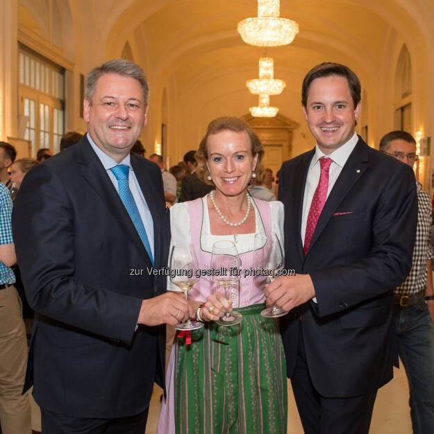 Bundesminister Andrä Ruprechter, Alexandra Graski-Hoffmann, VieVinum Organisatorin, Johannes Schmuckenschlager, Weinbaupräsident und Abgeordneter zum Nationalrat, © Eva Kelety-Troyer (15.06.2014) 