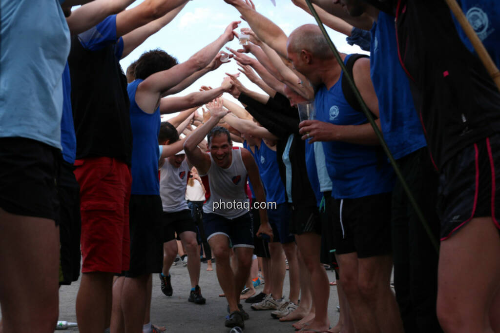 Yes, Erfolg http://www.drachenboot.at (16.06.2014) 