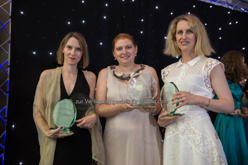 Wolf Theiss gewinnt erneut bei den European Women in Business Law Awards: Ligia Cecilia Popescu (Mitte), Partnerin in Bukarest, Birgit Kraml (links), Counsel in Wien, und Vedrana Ivekovic (rechts), Senior Associate in Zagreb, © Aussendung (23.06.2014) 