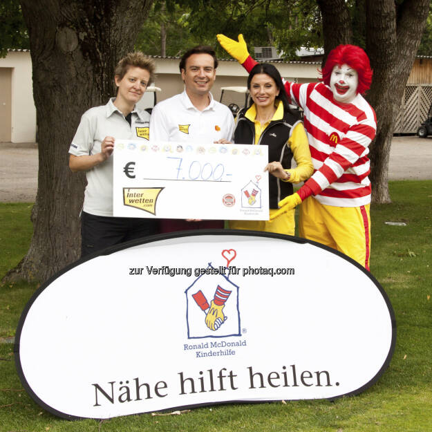 Werner Becher, CEO Interwetten: Hier die Ronald McDonald Kinderhilfe Golf-Trophy 2012. Für die Online-Sportwettenbranche war 2012 ein gutes Jahr. Nicht nur, weil wir uns wieder über ein kräftiges Wachstum freuen konnten sondern weil die Liberalisierung des Glücksspiemarktes in Europa endlich in Schwung gekommen ist und einige Länder (bspw. Italien, Spanien, Dänemark) ihre anachronistischen Monopole endlich aufgegeben haben und rechtssichere Rahmenbedingungen für seriöse Anbieter im Sinne des Spielerschutzes geschaffen haben, © beigestellt (03.01.2013) 