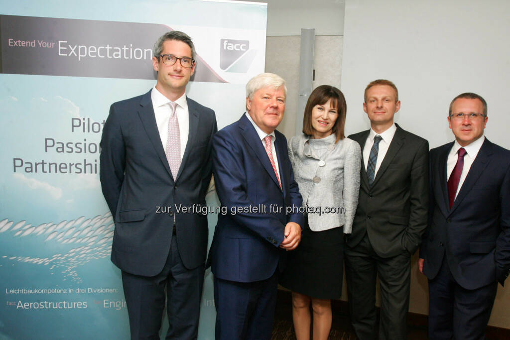 Thomas Thurner (Executive Director, Morgan Stanley), Walter Stephan (Vorstandsvorsitzender, FACC), Birgit Kuras (Mitglied des Vorstandes, Wiener Börse), Andreas Schoberleitner (Vice President Finance, FACC) und Robert Machtlinger (Vorstand Technik, FACC) (Bild: Peter Hautzinger) (24.06.2014) 