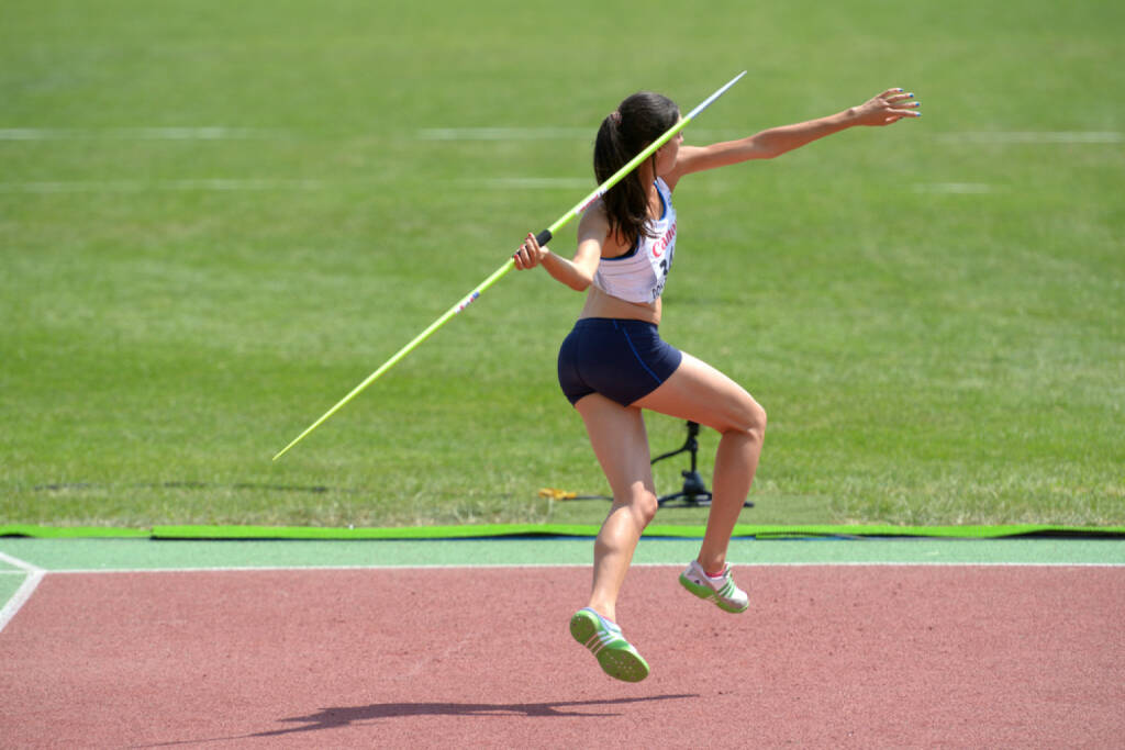 Speerwerfen, Start http://www.shutterstock.com/de/pic-146896631/stock-photo-donetsk-ukraine-july-esther-turpin-of-france-competes-in-the-javelin-throw-in-heptathlon.html (c) Lilyana Vynogradova / Shutterstock.com (24.06.2014) 