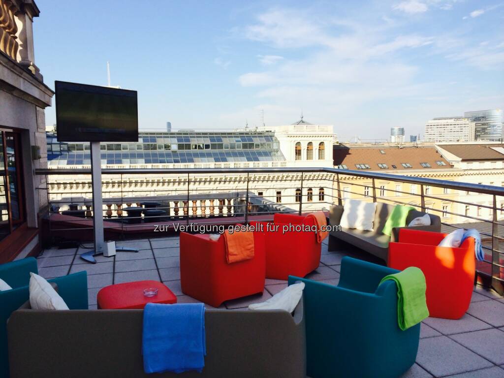 Dachterrasse, Lounge, Fernseher, Sofa, © Martina Draper (24.06.2014) 