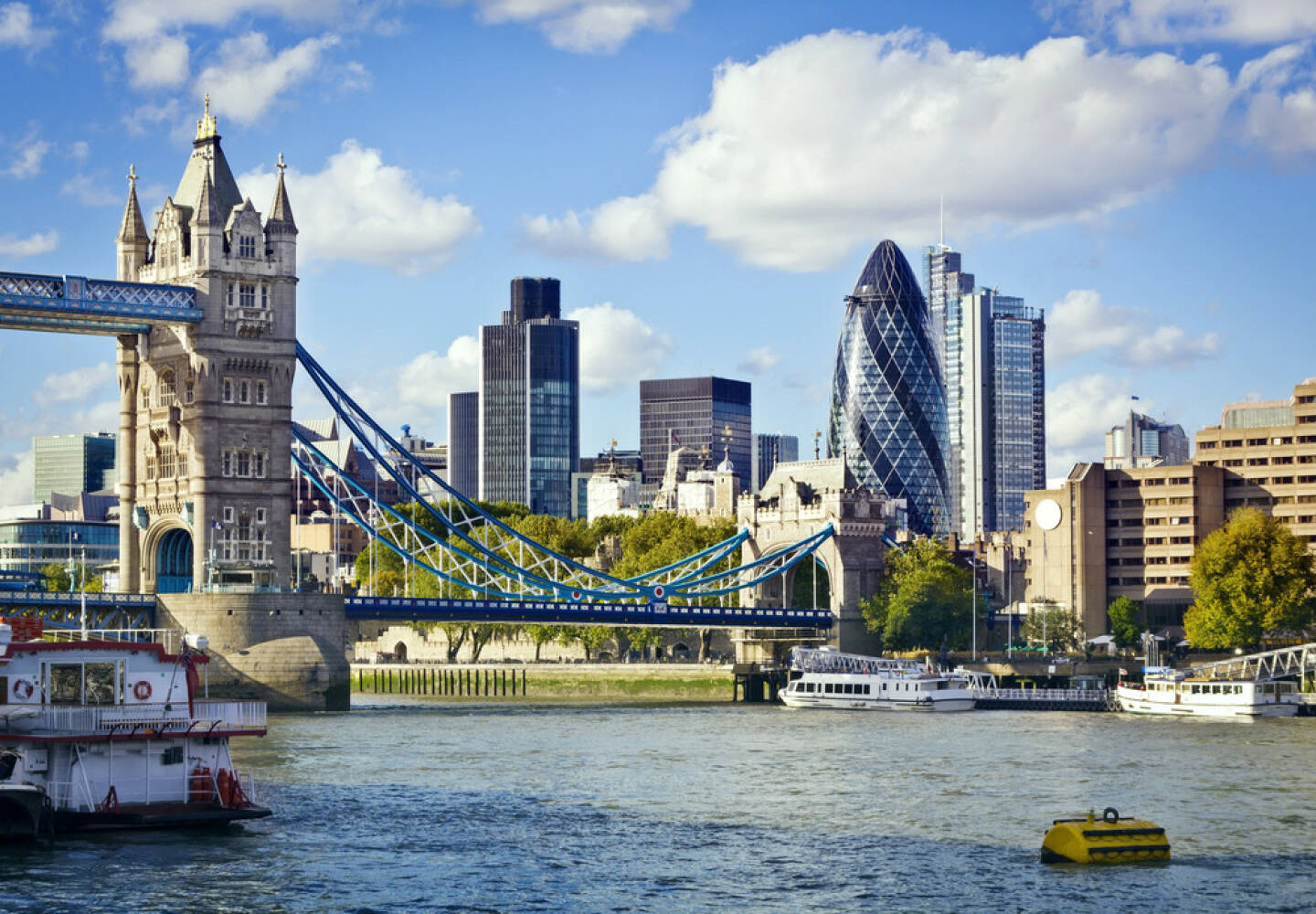 London, Tower Bridge, England, UK http://www.shutterstock.com/de/pic-92655643/stock-photo-financial-district-of-london-and-the-tower-bridge.html (Bild: www.shutterstock.com)