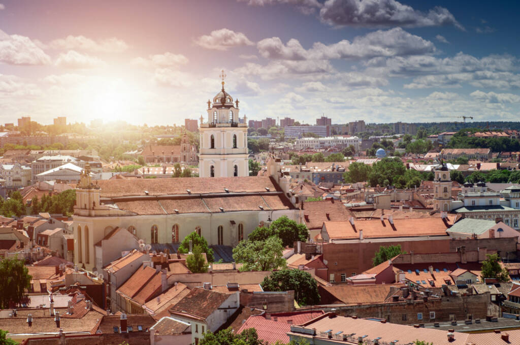 Wilnius, Litauen - http://www.shutterstock.com/de/pic-148618055/stock-photo-vilnius-old-town-lithuania.html - Shutterstock.com, © shutterstock.com (28.06.2014) 