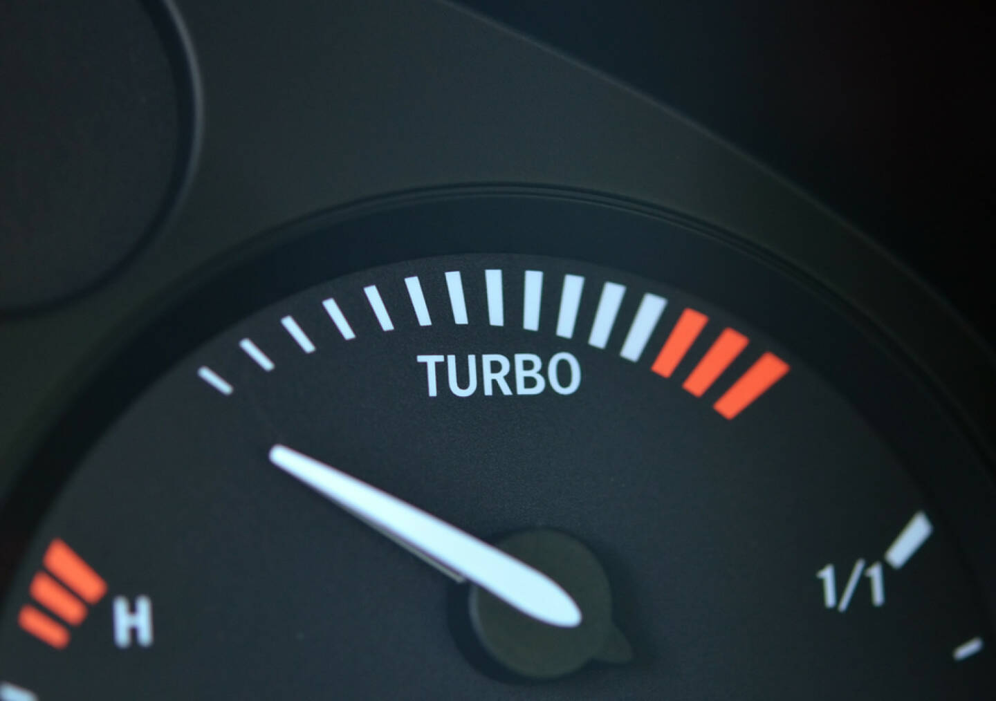 Turbo, Turbos http://www.shutterstock.com/de/pic-78945556/stock-photo-turbo-boost-indicator.html (Bild: shutterstock.com)