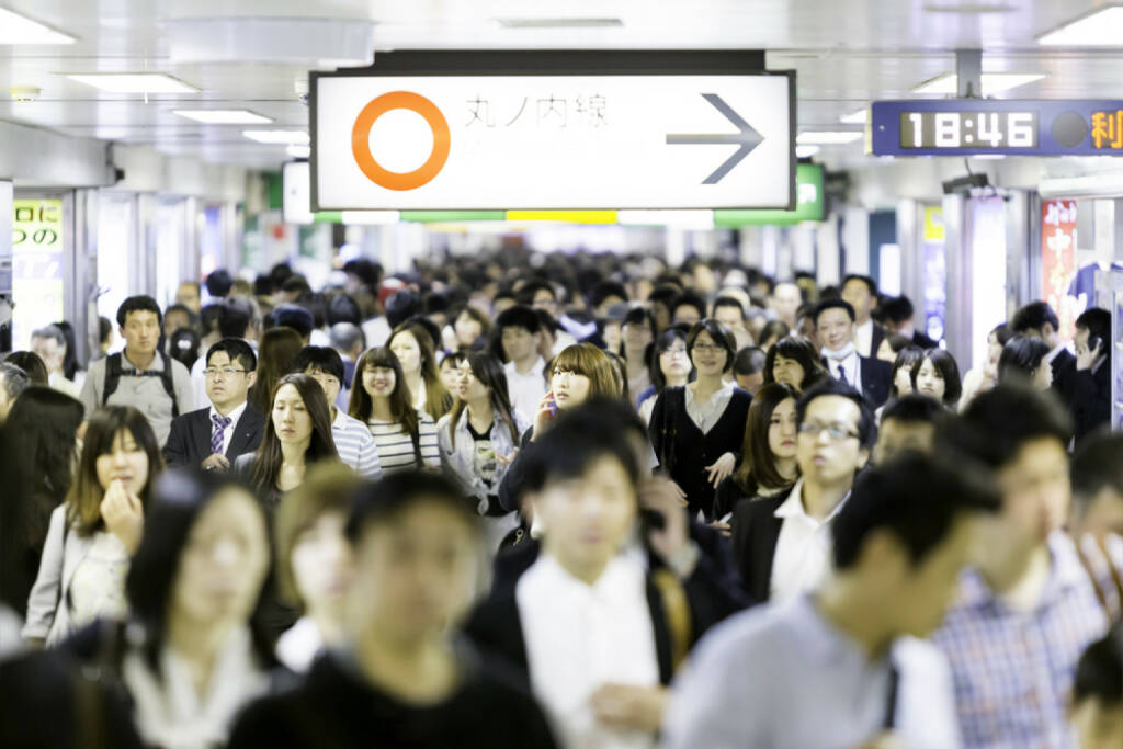 Tokyo, Menschen, Menschenmassen, http://www.shutterstock.com/de/pic-195147203/stock-photo-tokyo-japan-circa-may-passengers-hurry-at-ikebukuro-station-in-tokyo-japan-ikebukuru-is.html , © (www.shutterstock.com) (30.06.2014) 