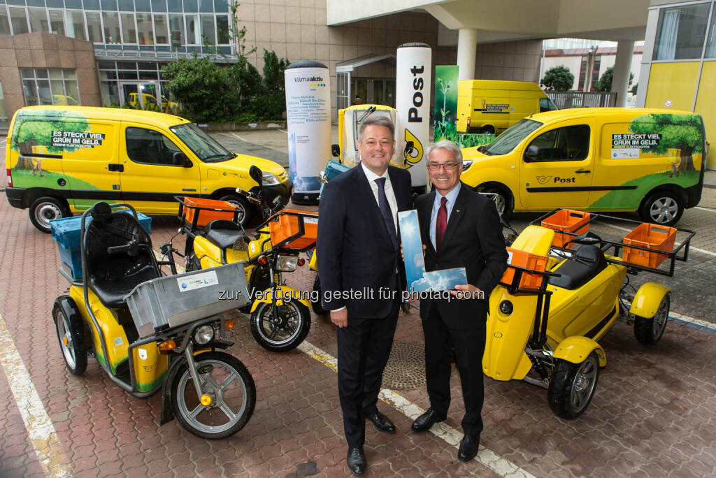 Bundesminister Andrä Rupprechter und Post-Generaldirektor Georg Pölzl - Fuhrpark unter Strom (30.06.2014) 