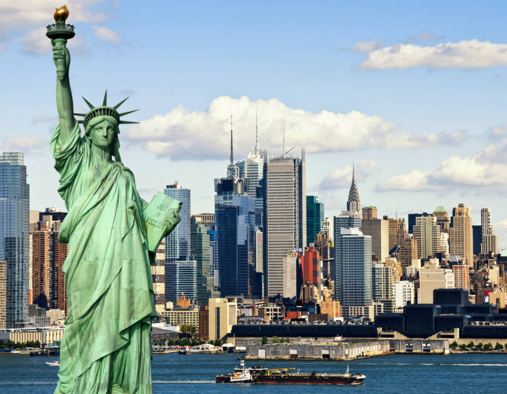 Freiheitsstatue, New York, http://www.shutterstock.com/de/pic-139844653/stock-photo-photo-tourism-concept-new-york-city-with-statue-liberty.html , © (www.shutterstock.com) (30.06.2014) 