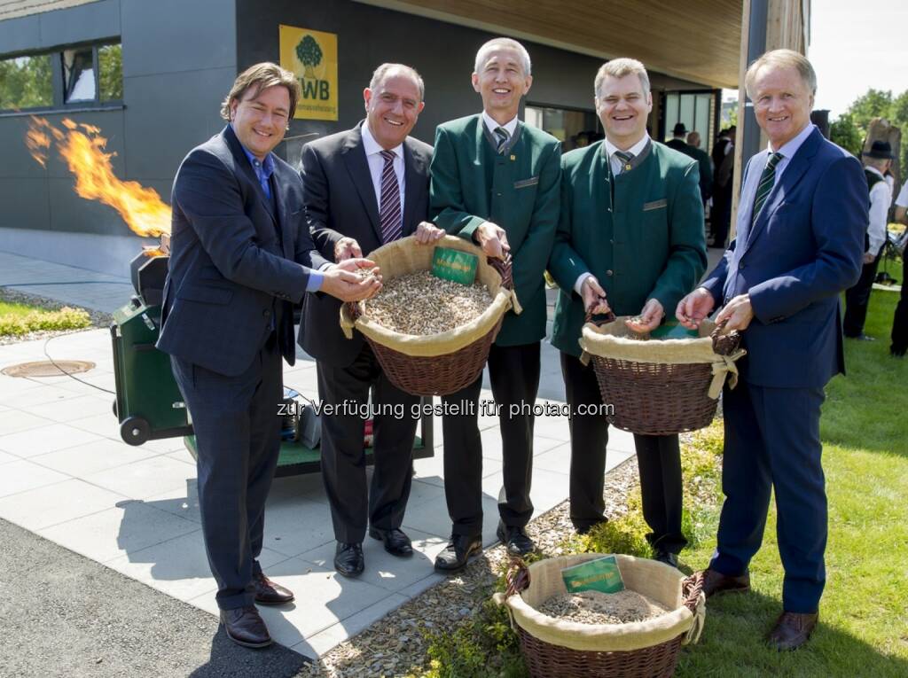 20-Jahr-Jubiläum von KWB Biomasseheizungen: Daniell Porsche, LH-Stv. Siegfried Schrittwieser, Erwin Stubenschrott (GF KWB), Stephan Jantscher (GF KWB), Jochen Pildner-Steinburg (Präsident IV-Steiermark), © Aussender (01.07.2014) 