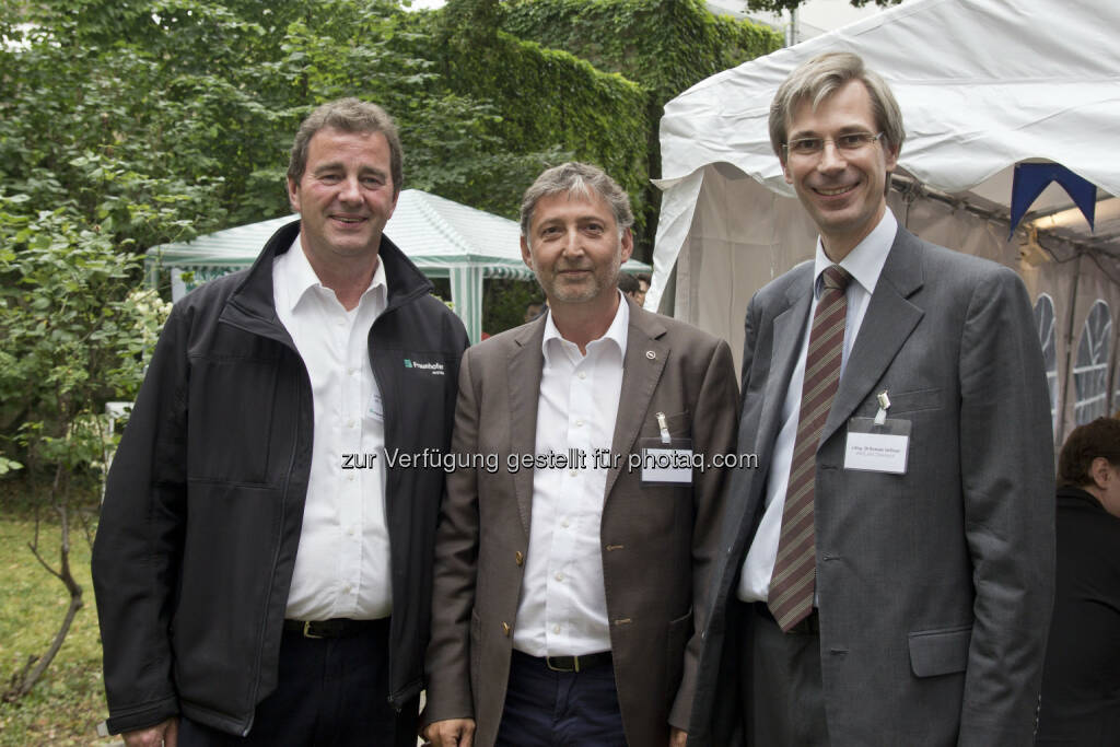 Wilfried Sihn, Geschäftsführer Fraunhofer Austria; Stephan Prinz, Geschäftsführer Opel Wien; Roman Stiftner, Geschäftsführer Wirtschaftskammer Österreich, © Fraunhofer Austria Research GmbH (01.07.2014) 