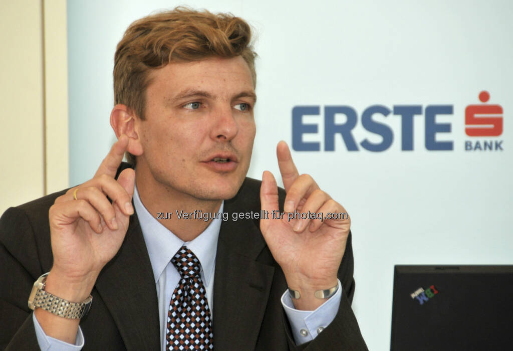 Erste Group: Henning Eßkuchen, Co-Head Equity Research CEE, machte am 7.1. einen Online-Chat zu den CEE-Märkten (c) Erste Group (07.01.2013) 