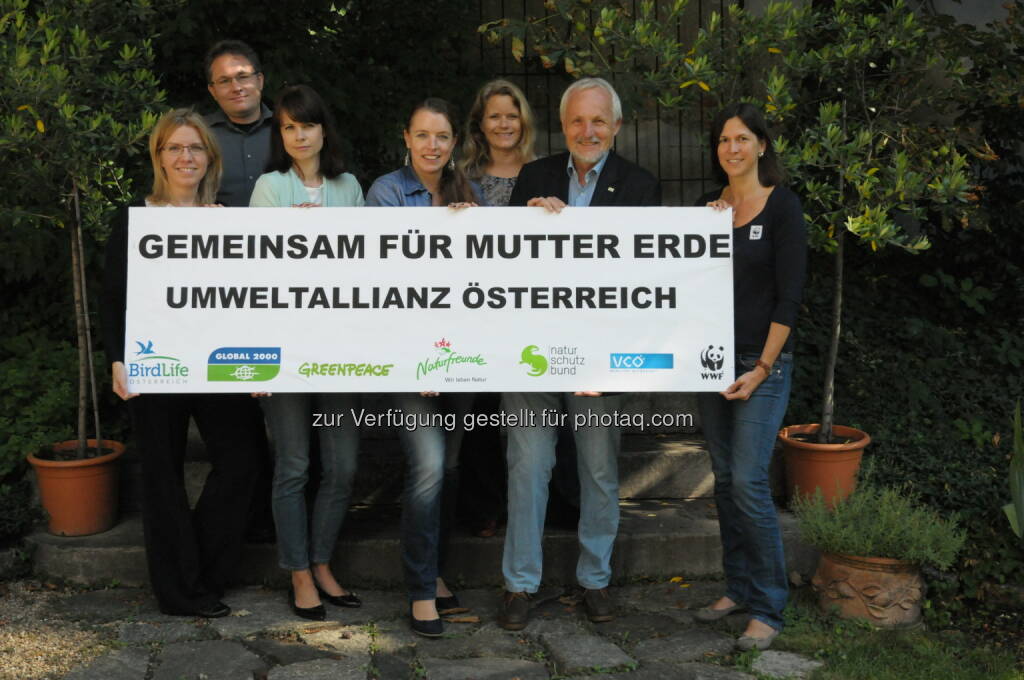 Führende österreichische Umwelt- und Naturschutz-NGOs gründen neue Plattform Umweltallianz Österreich: Leonore Gewessler (GLOBAL 2000), Gerald Pfiffinger (Birdlife), Hanna Simons (Greenpeace), Regina Hrbek (Naturfreunde), Ulla Rasmussen (VCÖ - Mobilität mit Zukunft), Walter Hödl (Naturschutzbund Österreich) und Andrea Johanides (WWF), © Aussender (02.07.2014) 