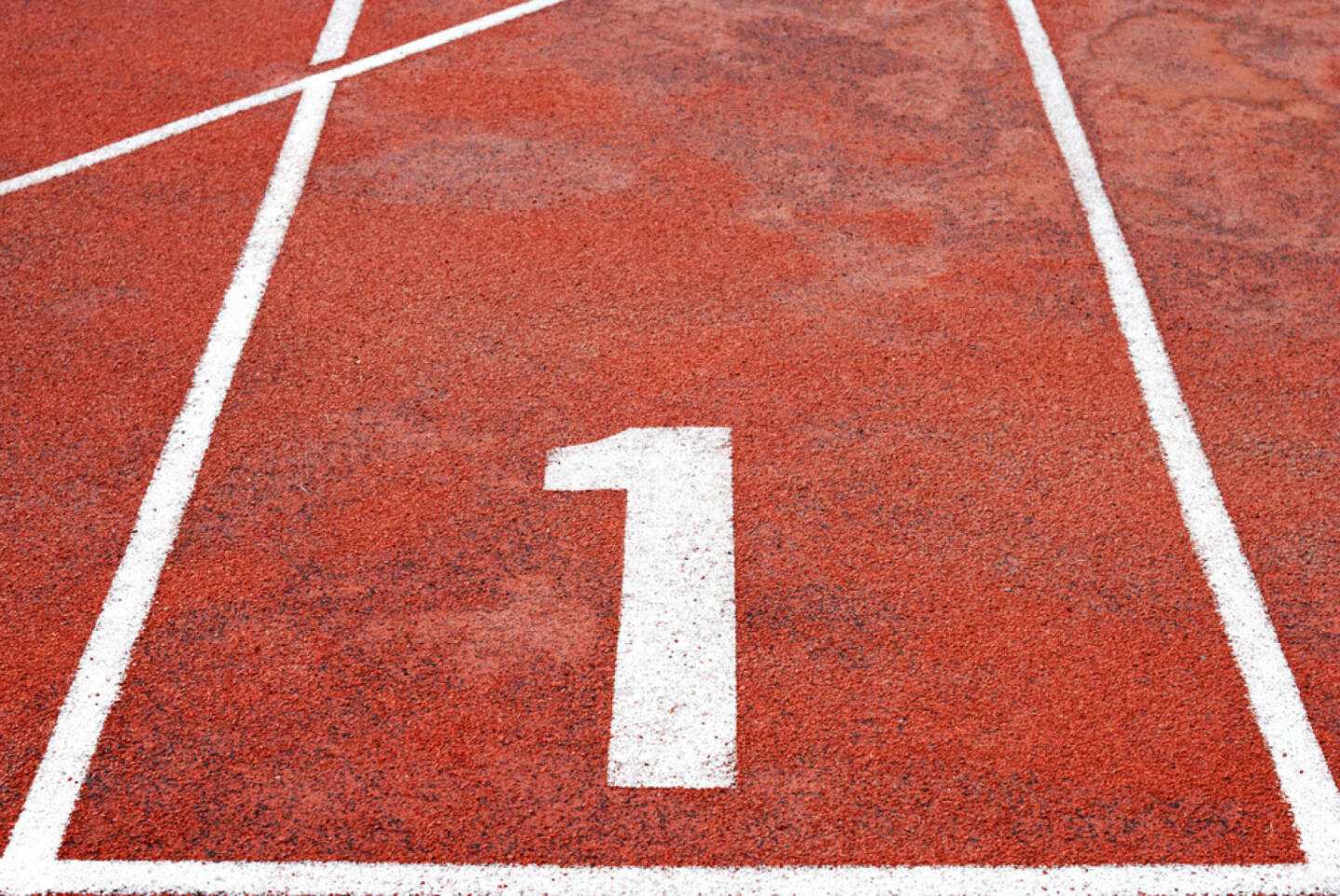 1, Eins, http://www.shutterstock.com/de/pic-150281663/stock-photo-athletics-track-lane-numbers.html 