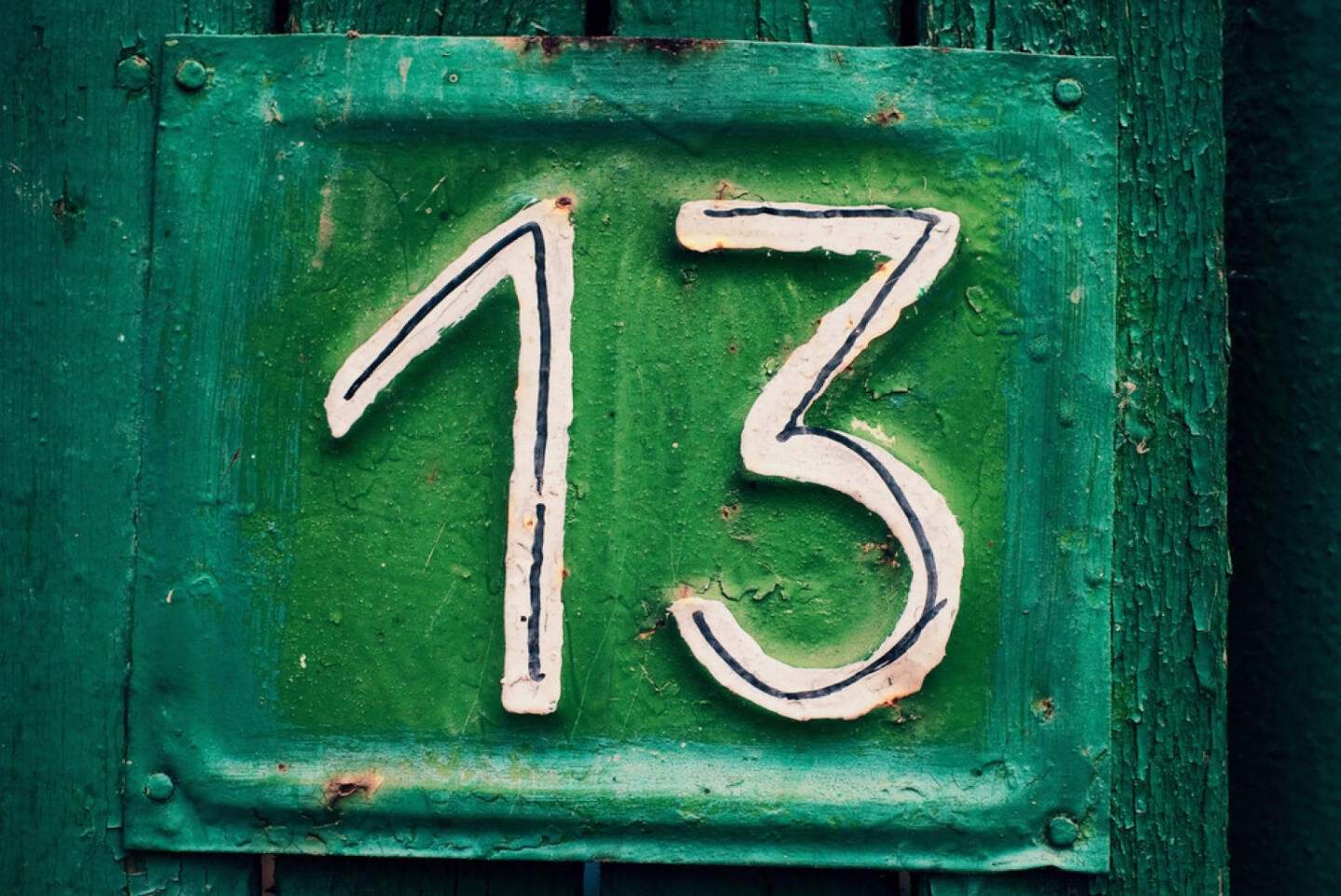 13, Dreizehn, http://www.shutterstock.com/de/pic-38275087/stock-photo-cyan-grungy-tin-house-plate-number-with-green-peeling-wooden-fence-and-selective-focus.html 