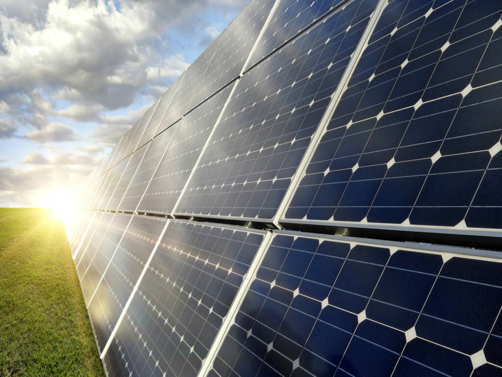 Solar, Solarzellen, Solarenergie, Sonnen Energie, http://www.shutterstock.com/de/pic-119207380/stock-photo-power-plant-using-renewable-solar-energy.html  (04.07.2014) 