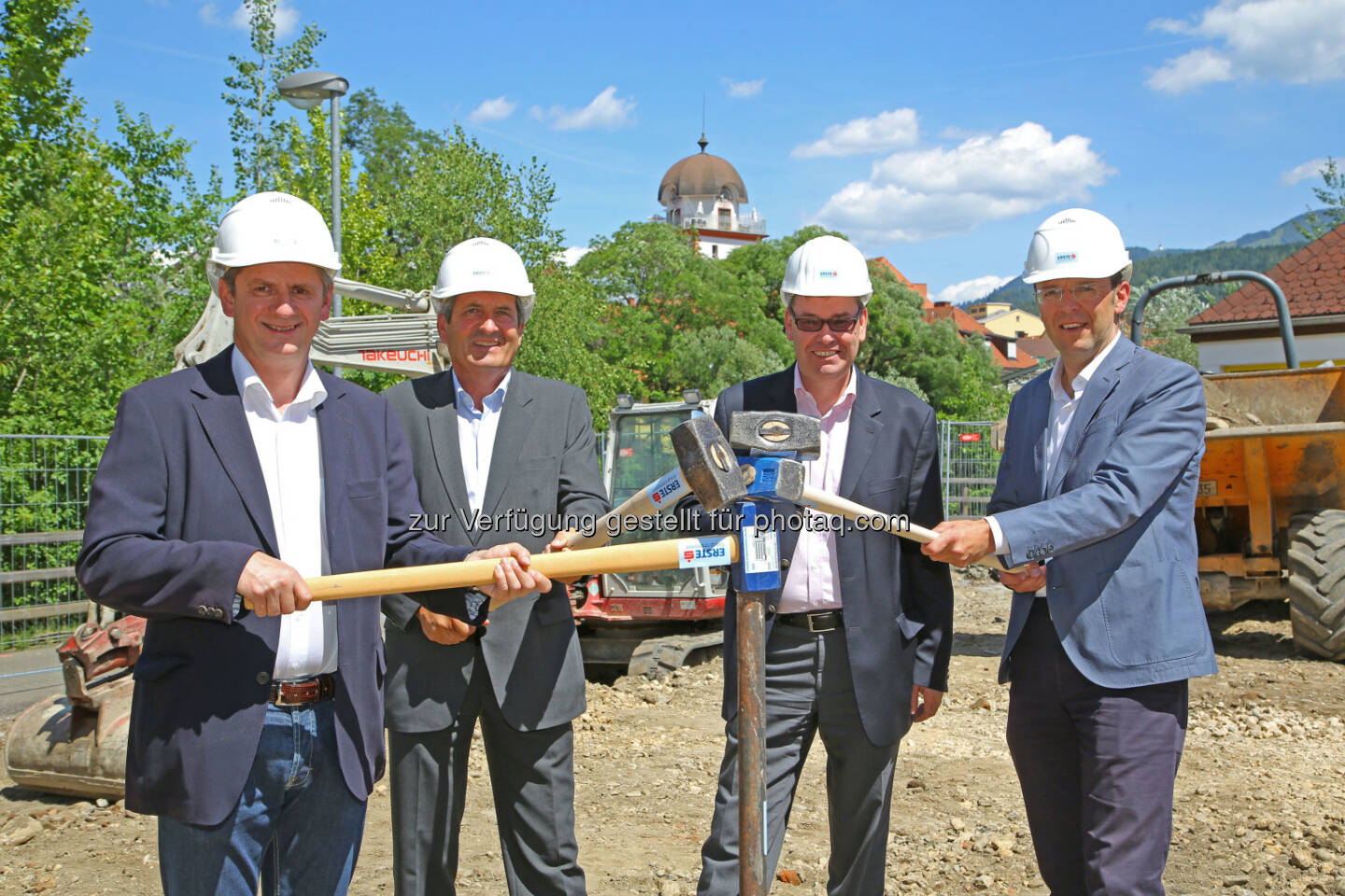 Bürgermeister von Leoben Kurt Wallner;  Geschäftsführer der Dienstleistungszentrum GmbH der Erste Group Immorent Heinz Moser; Geschäftsführer von Sandvik Klaus Sapetschnig; Prokurist der Baufirma Gebrüder Haider & Co. Christian Reiter. - Erste Group Immorent baut Dienstleistungszentrum Leoben aus (Bild: Erste Group)
