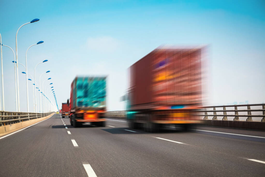 LKW, Autobahn, http://www.shutterstock.com/de/pic-138447236/stock-photo-container-truck-on-the-cross-sea-bridge-in-shanghai.html , © (www.shutterstock.com) (05.07.2014) 