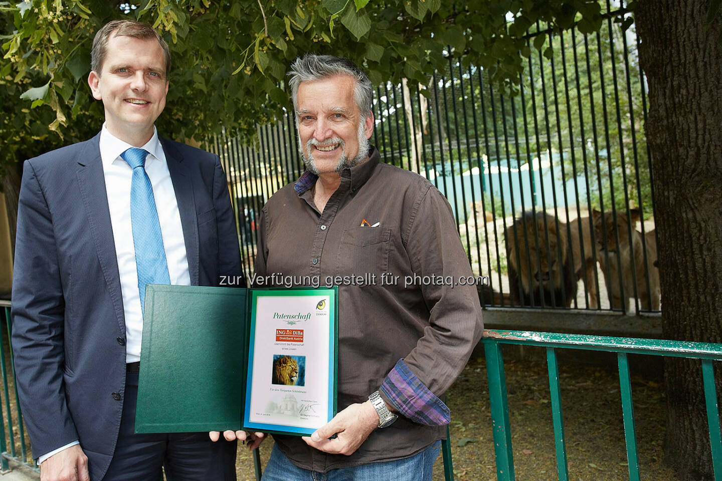 Roel Huisman, CEO der ING-DiBa Direktbank Austria und der Stv. Dir. des Tiergartens Schönbrunn Harald Schwammer (Bild: Thomas Preiss)