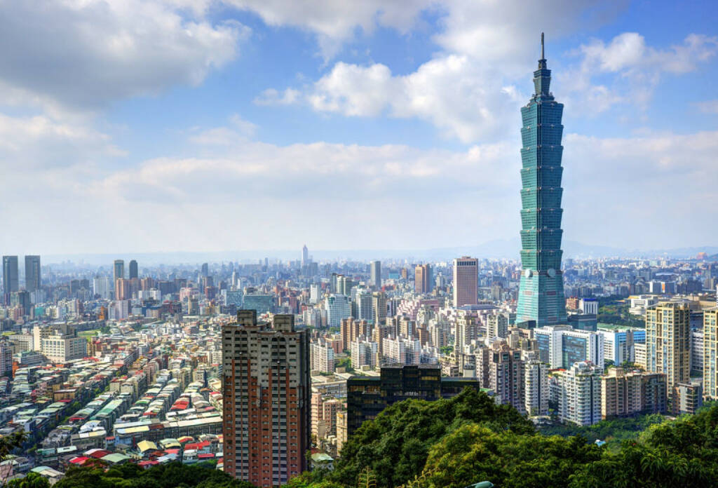 Taipei, Taiwan, Taipei 100 Tower, http://www.shutterstock.com/de/pic-139899196/stock-photo-skyline-of-xinyi-district-in-downtown-taipei-taiwan.html , © (www.shutterstock.com) (07.07.2014) 