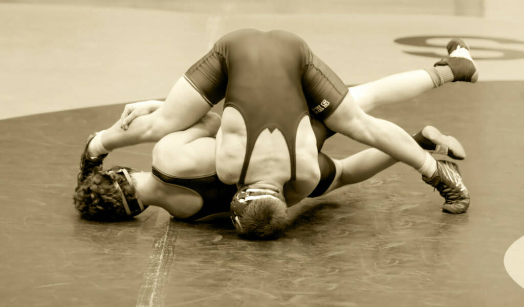 Ringkampf, ringen, Wettkampf, Kampf, http://www.shutterstock.com/de/pic-179203928/stock-photo-two-men-battle-for-control-in-wrestling-match.html , © www.shutterstock.com (08.07.2014) 