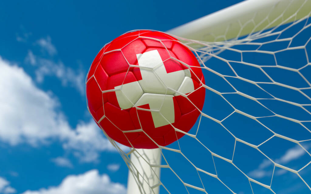 Torschuss, Tor, Fussball, Schweiz goal, Wettkampf, http://www.shutterstock.com/de/pic-174327731/stock-photo-switzerland-flag-and-soccer-ball-football-in-goal-net.html, © www.shutterstock.com (09.07.2014) 