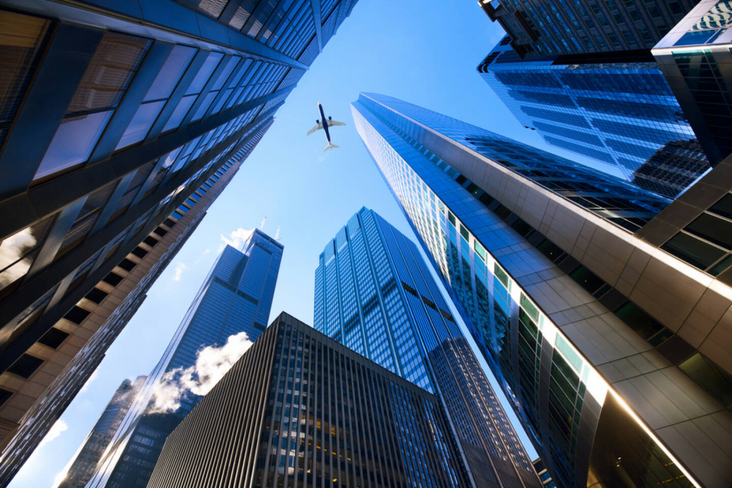 Chicago, Wolkenkratzer, Hochhaus, Finanz District, Flugzeug, Stadt, USA, Illinois, http://www.shutterstock.com/de/pic-130103729/stock-photo-looking-up-at-chicago-s-skyscrapers-in-financial-district-il-usa.html 