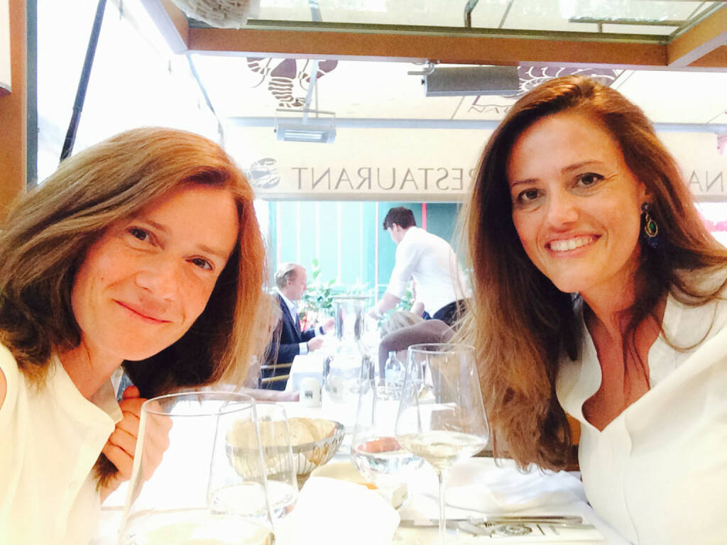 Martina Draper und Milena Ioveva (Porr AG) im Nautilus am Naschmarkt (11.07.2014)