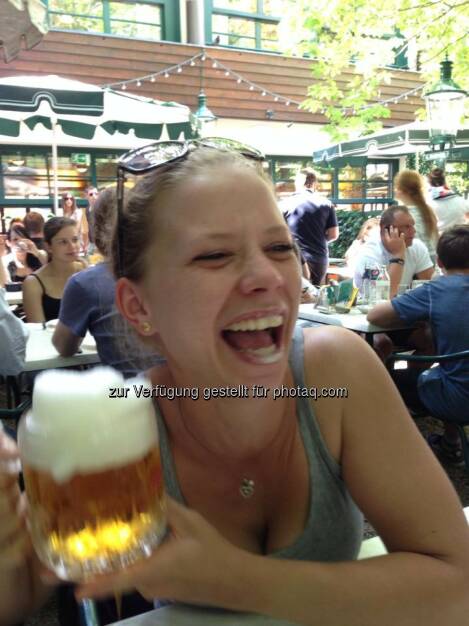 Lachen, Bier, Yes - Lisa-Marie Köhler  (13.07.2014) 