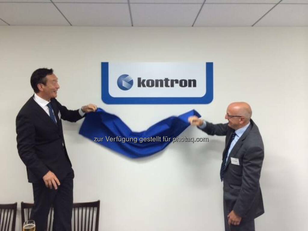 Kontron Japan office opened: logo sign unveiling by CEO Rolf Schwirz and Satoru Hayashi, General Manager in Japan  Source: http://facebook.com/kontron, © Aussender (15.07.2014) 