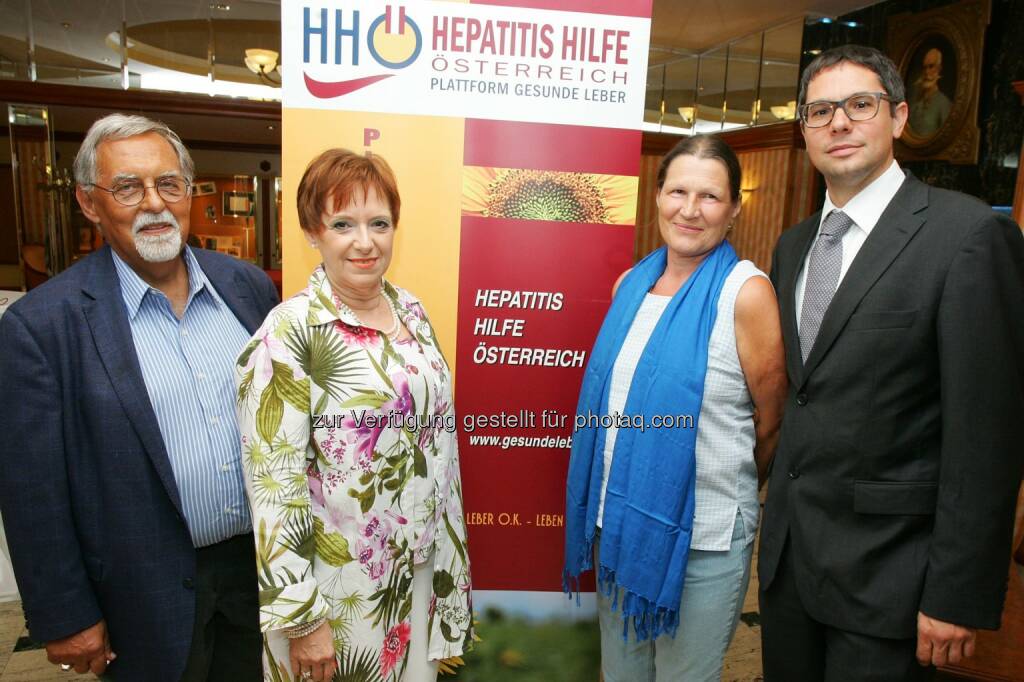 Hepatitis Hilfe Österreich - Plattform Gesunde Leber (HHÖ): Welt-Hepatits Tag 28. Juli 2014: Peter Ferenci (hepatologischer Fachbeirat), Angelika Widhalm (Präsidentin Hepatitis Hilfe Österreich), Silvia Wogowitsch (Obfrau vom Verein der Lebertransplantierten Österreichs) und Arnulf Ferlitsch (hepatologischer Fachbeirat) (15.07.2014) 