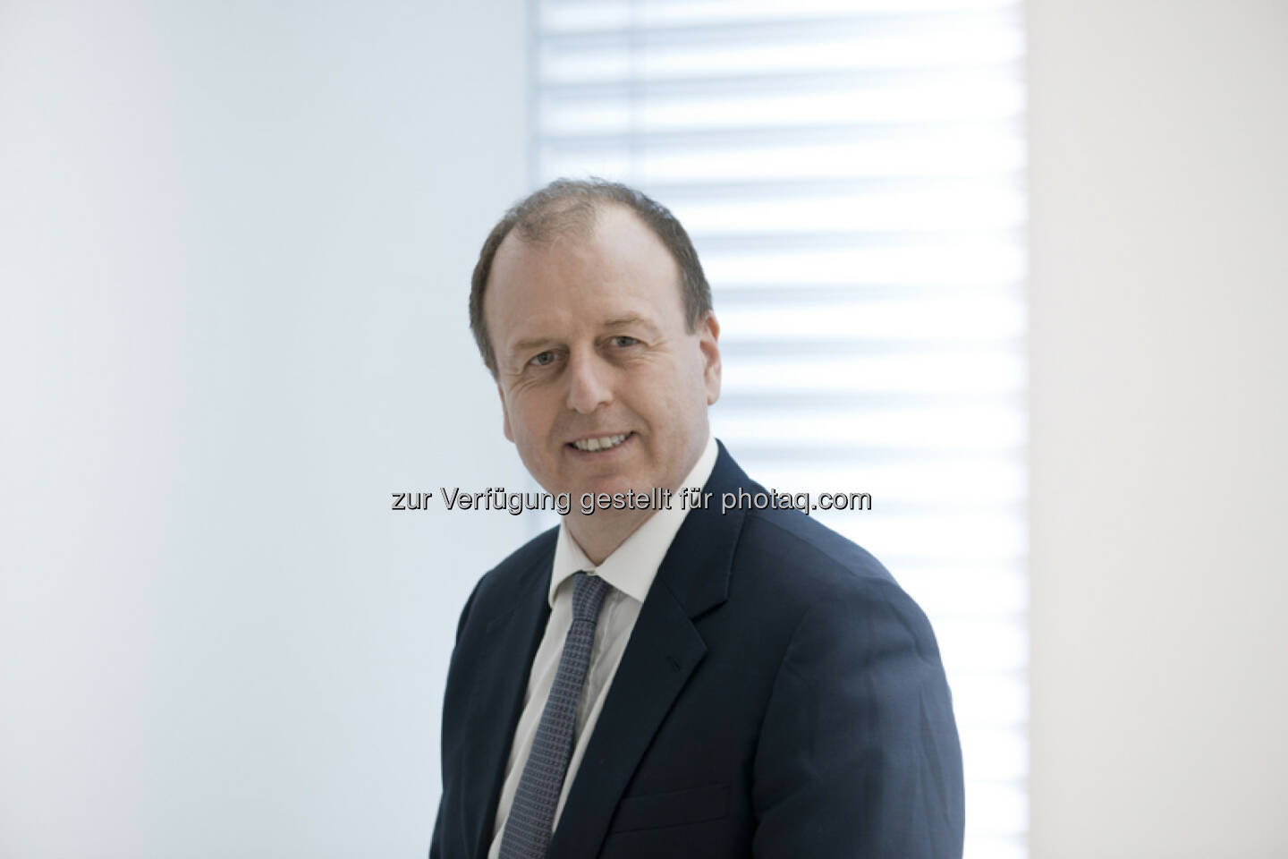 Der Aufsichtsrat der Zumtobel AG hat dem Wunsch von Martin Brandt, Vorstandsmitglied und Chief Operating Officer der Gesellschaft, entsprochen, seinen Vorstandsvertrag, der noch eine Laufzeit bis zum 30. April 2015 hatte, mit Wirkung zum 31. Juli 2014 vorzeitig zu beenden (c) Zumtobel
