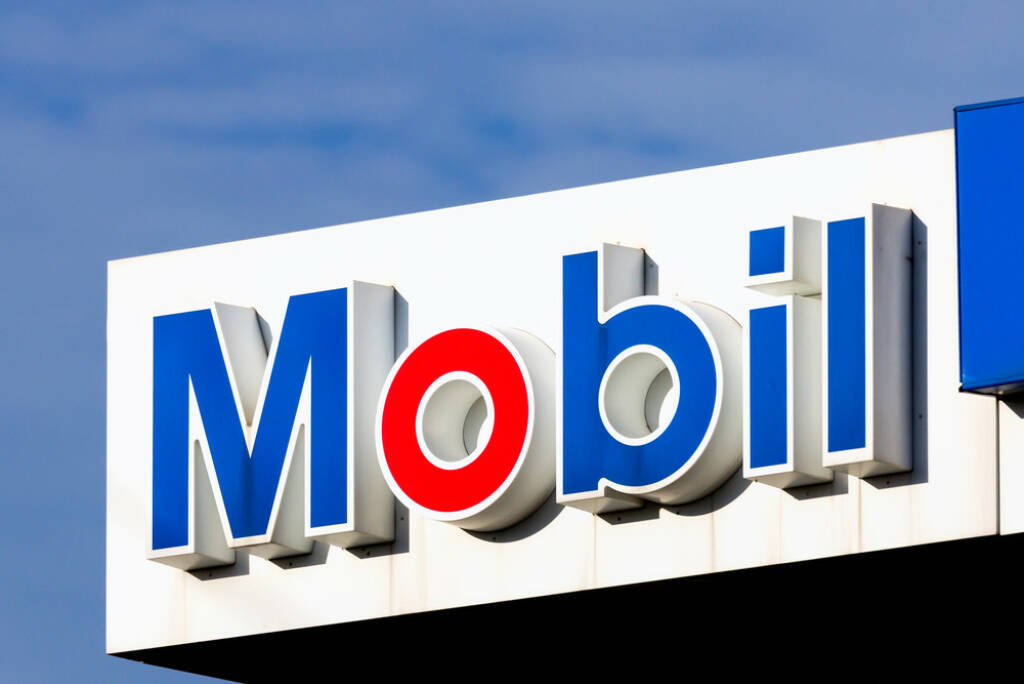 Exxon Mobil, <a href=http://www.shutterstock.com/gallery-931246p1.html?cr=00&pl=edit-00>Ken Wolter</a> / <a href=http://www.shutterstock.com/?cr=00&pl=edit-00>Shutterstock.com</a> , Ken Wolter / Shutterstock.com, © www.shutterstock.com (25.07.2014) 