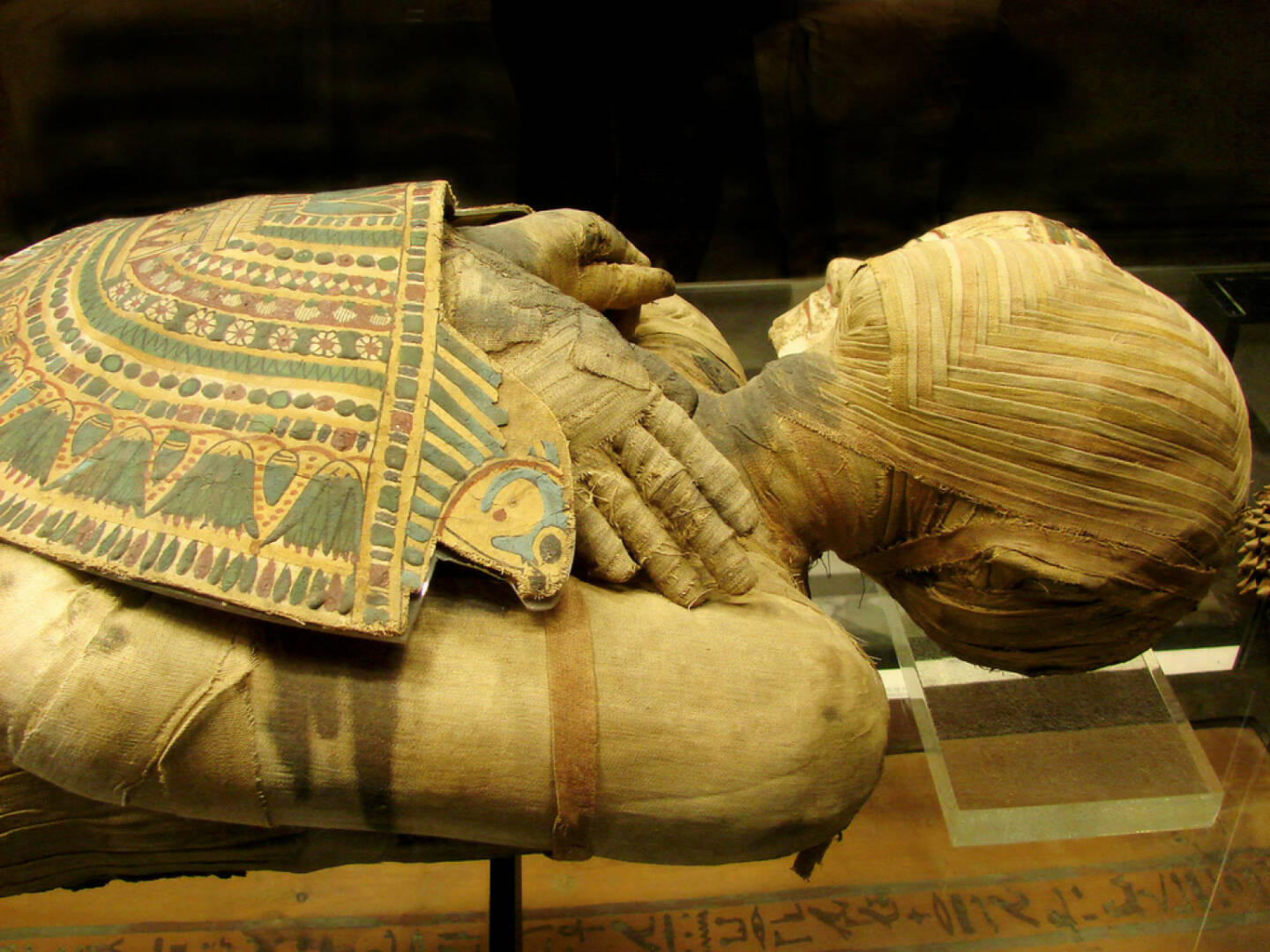 Mumie, Ägypten, http://www.shutterstock.com/de/pic-60021193/stock-photo--mummy-of-pharaoh-from-a-tomb.html 