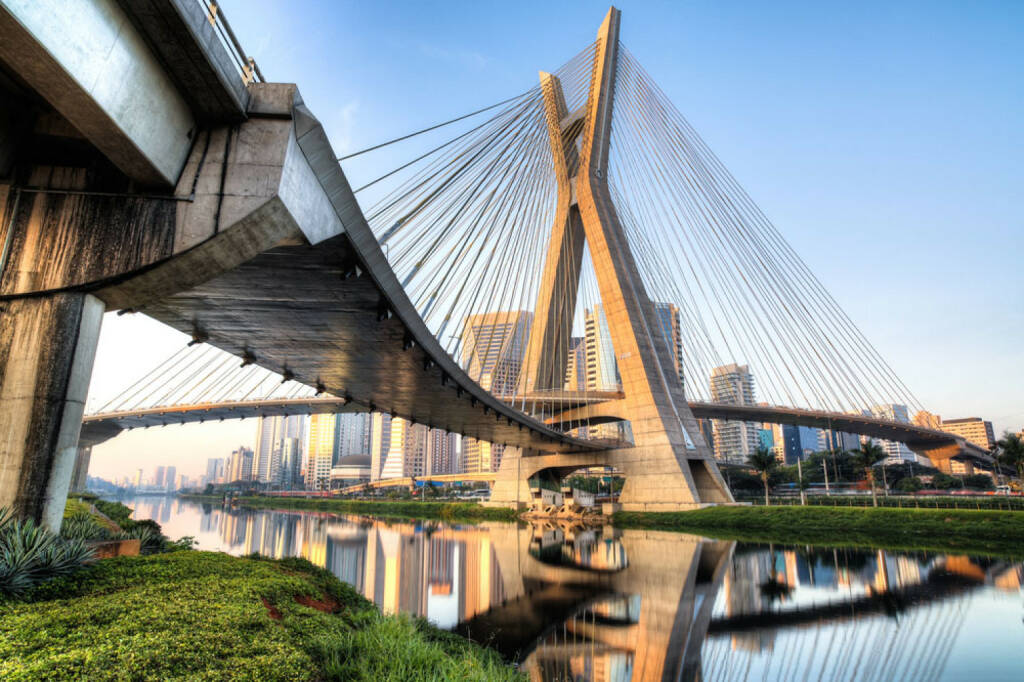 Sao Paulo, Brasilien, Octavio Frias Brücke, http://www.shutterstock.com/de/pic-152157374/stock-photo-sao-paulo-brazil-octavio-frias-bridge-south-america.html, © (www.shutterstock.com) (09.08.2014) 