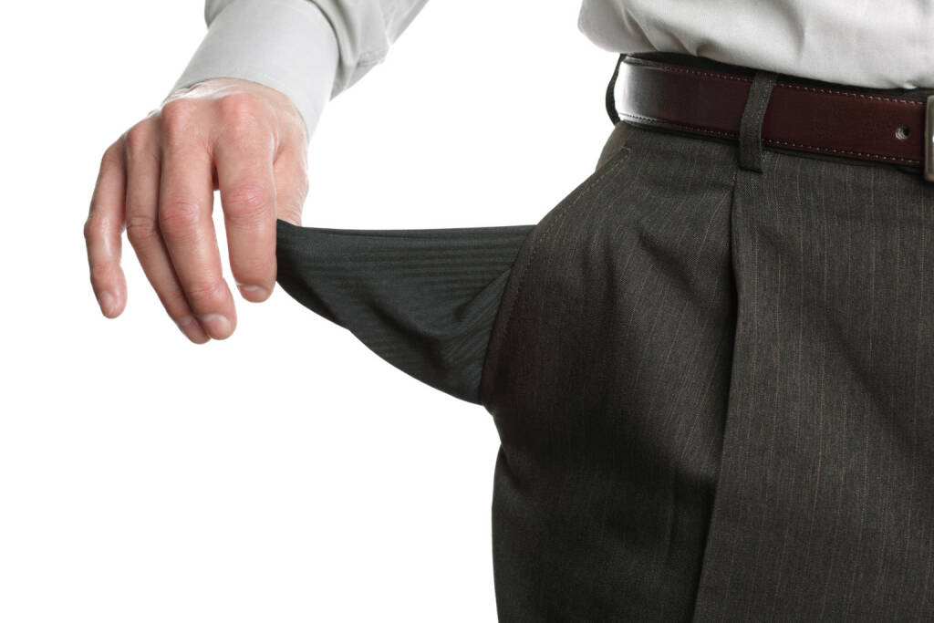 leer, Tasche, Hosentasche, leere Taschen, pleite, nichts, verloren, verlieren, Niederlage, erfolglos, http://www.shutterstock.com/de/pic-71146099/stock-photo-businessman-pulling-out-his-empty-pocket-in-despair.html, © www.shutterstock.com (10.08.2014) 