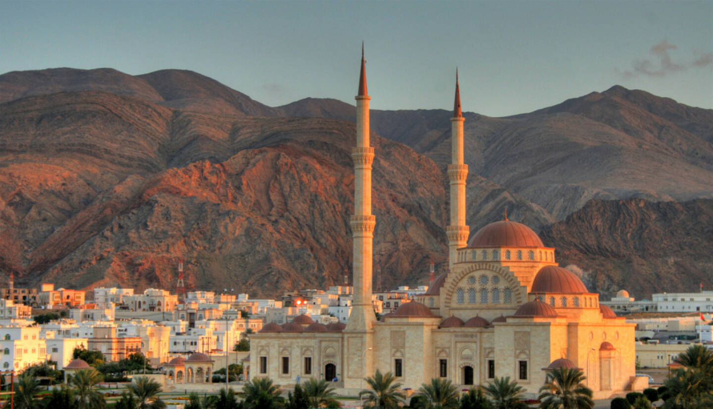 Maskat, Oman, http://www.shutterstock.com/de/pic-140772187/stock-photo-grand-mosque-of-muscat-oman.html