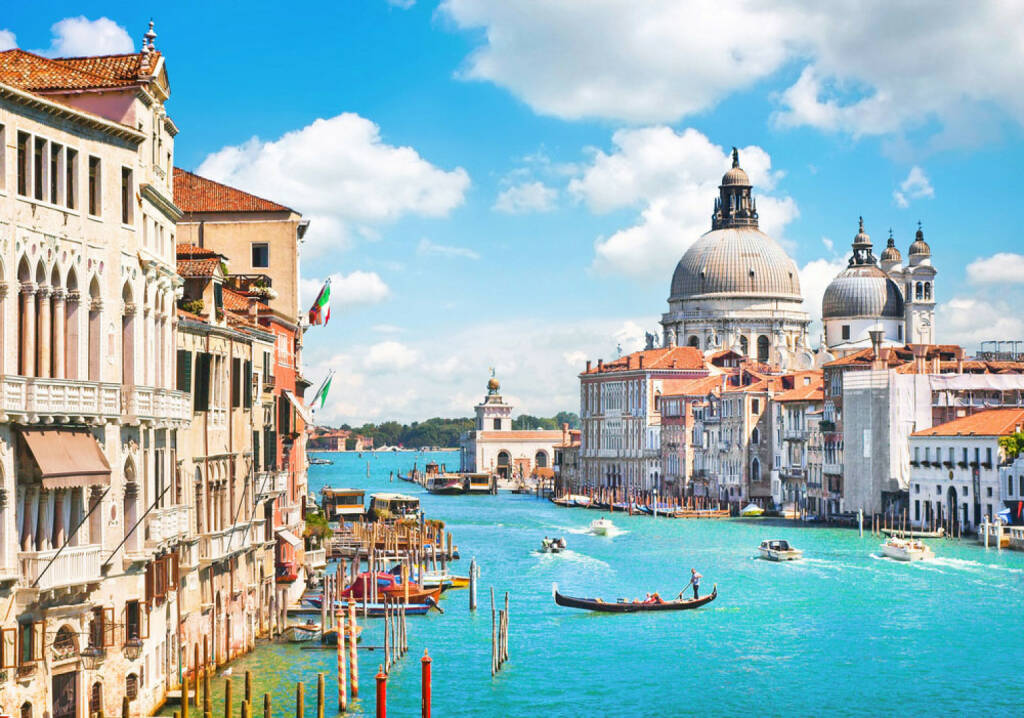 Venedig, Italien, Canale Grande, Basilika di Santa Maria, http://www.shutterstock.com/de/pic-130177562/stock-photo-canal-grande-and-basilica-di-santa-maria-della-salute-venice-italy.html , © shutterstock.com (15.08.2014) 