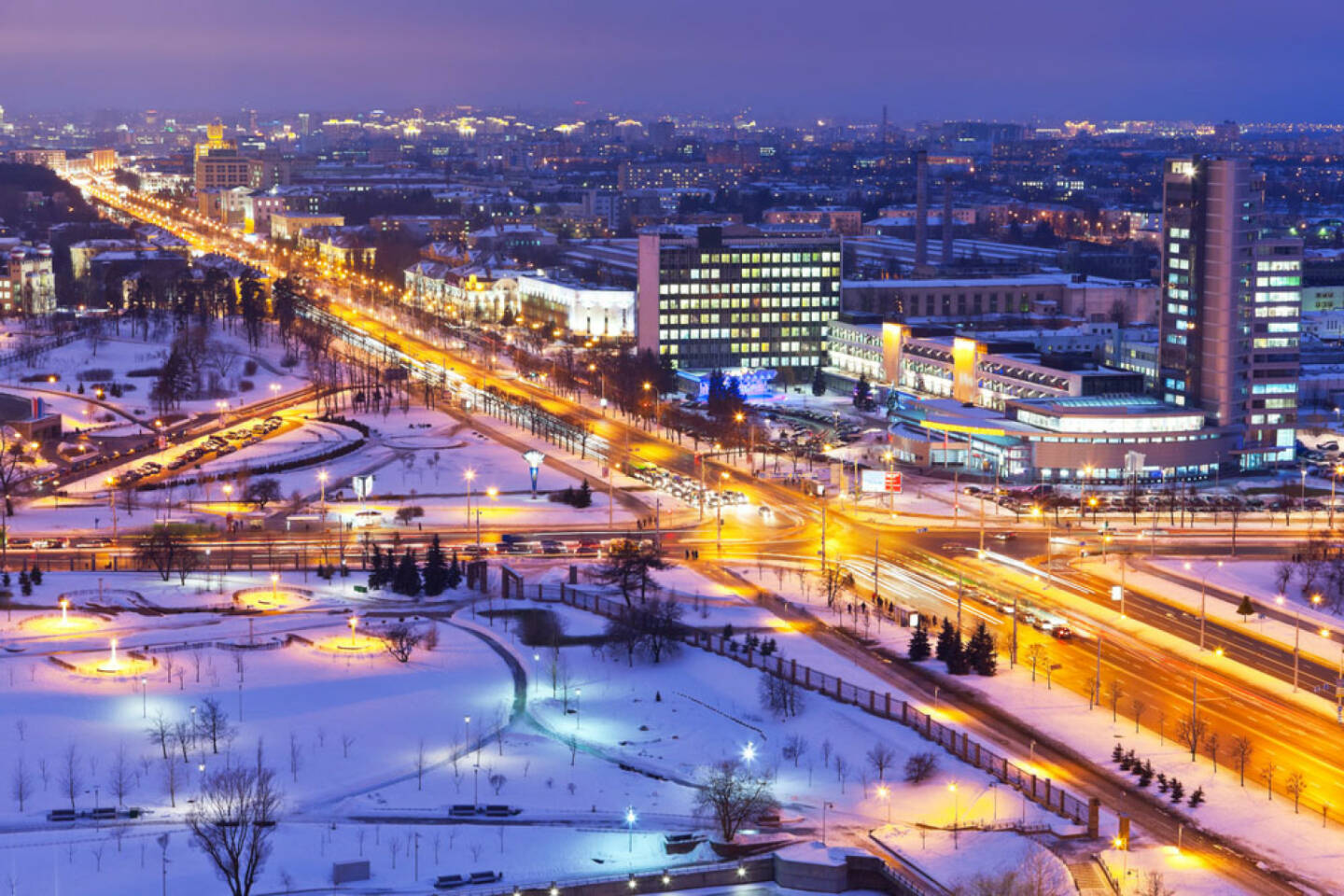 Minsk, Weissrussland, Weißrussland, http://www.shutterstock.com/de/pic-69199885/stock-photo-night-winter-panorama-of-minsk-belarus.html 