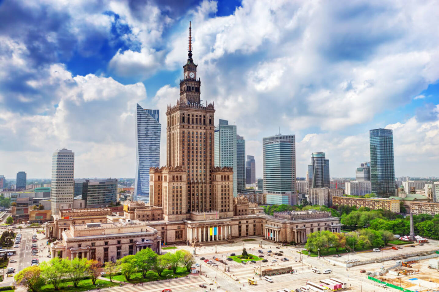 Warschau, Polen, http://www.shutterstock.com/de/pic-190990370/stock-photo-warsaw-poland-aerial-view-palace-of-culture-and-science-and-downtown-business-skyscrapers-city.html