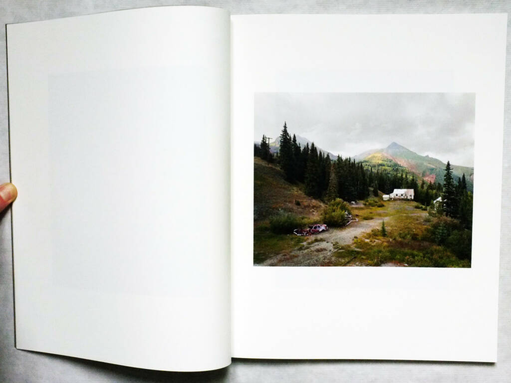 Bryan Schutmaat - Grays the Mountain Sends 150-250 Euro - http://josefchladek.com/book/bryan_schutmaat_-_grays_the_mountain_sends (17.08.2014) 