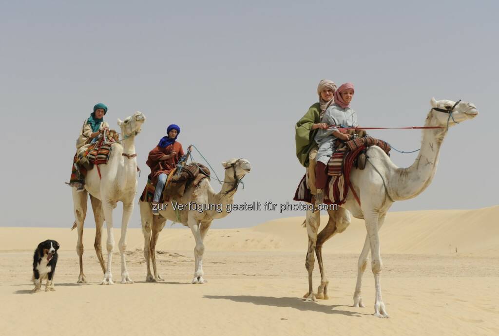 Constantin Film: Atemberaubendes Abenteuer im fernen Orient - SamFilm hat Fünf Freunde 4 in München und Tunesien abgedreht, Wüste, Kamele, Sand (Bild: obs/Constantin Film/Bernd Spauke), © Aussendung (21.08.2014) 