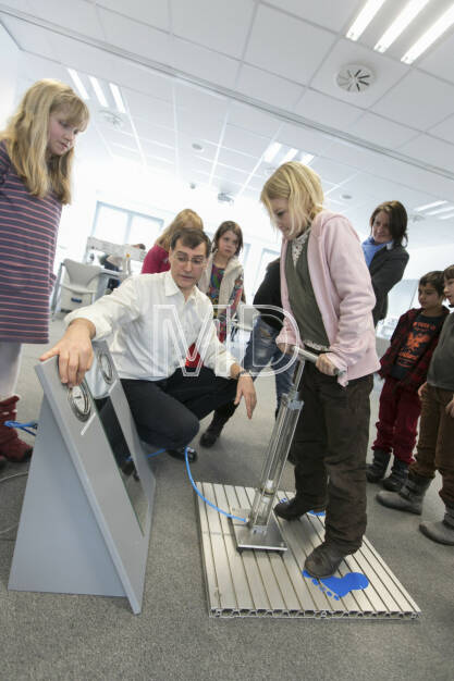 Norbert Berneck (Festo), Workshop Wiener Science Lectures bei Festo Luft ist nicht nix, &copy; Martina Draper für Festo (18.01.2013) 