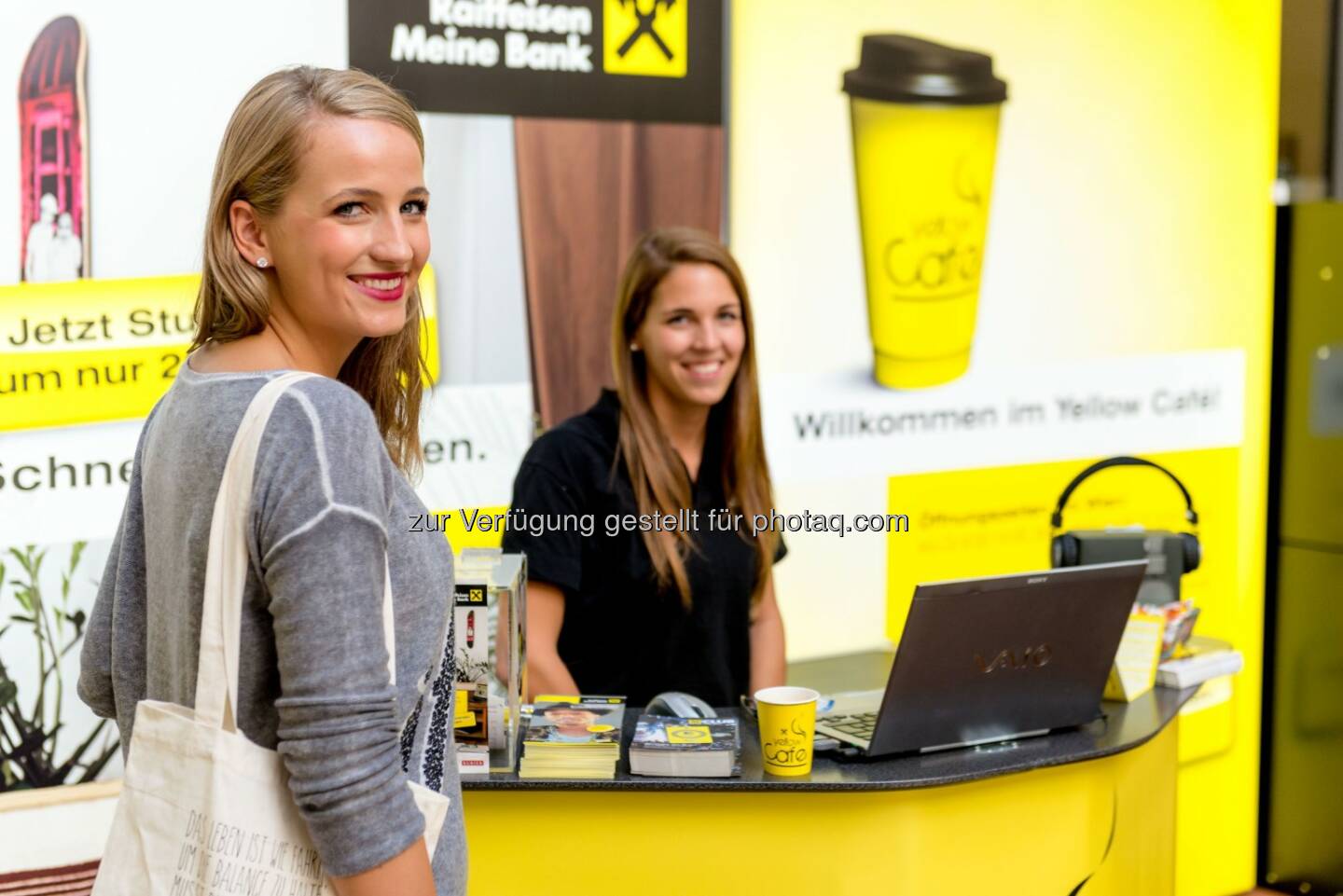 Raiffeisenlandesbank NÖ-Wien AG: Kaffee, Kalender, Kommunikation - das Yellow Café auf der Universität Wien hat geöffnet