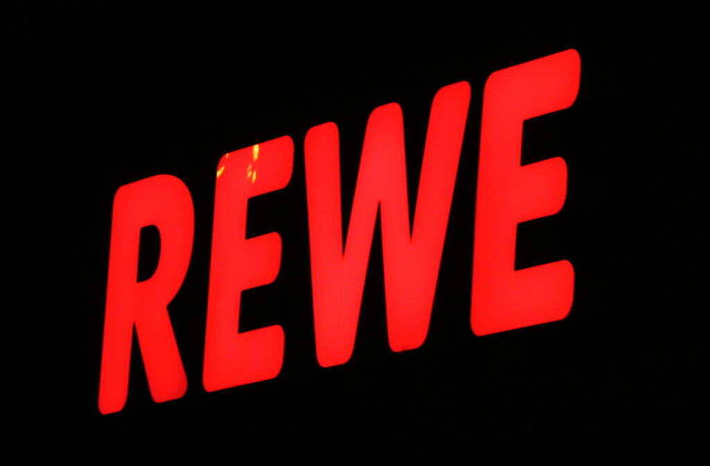 Rewe, Billa, <a href=http://www.shutterstock.com/gallery-320989p1.html?cr=00&pl=edit-00>360b</a> / <a href=http://www.shutterstock.com/editorial?cr=00&pl=edit-00>Shutterstock.com</a>, 360b / Shutterstock.com, © www.shutterstock.com (28.08.2014) 