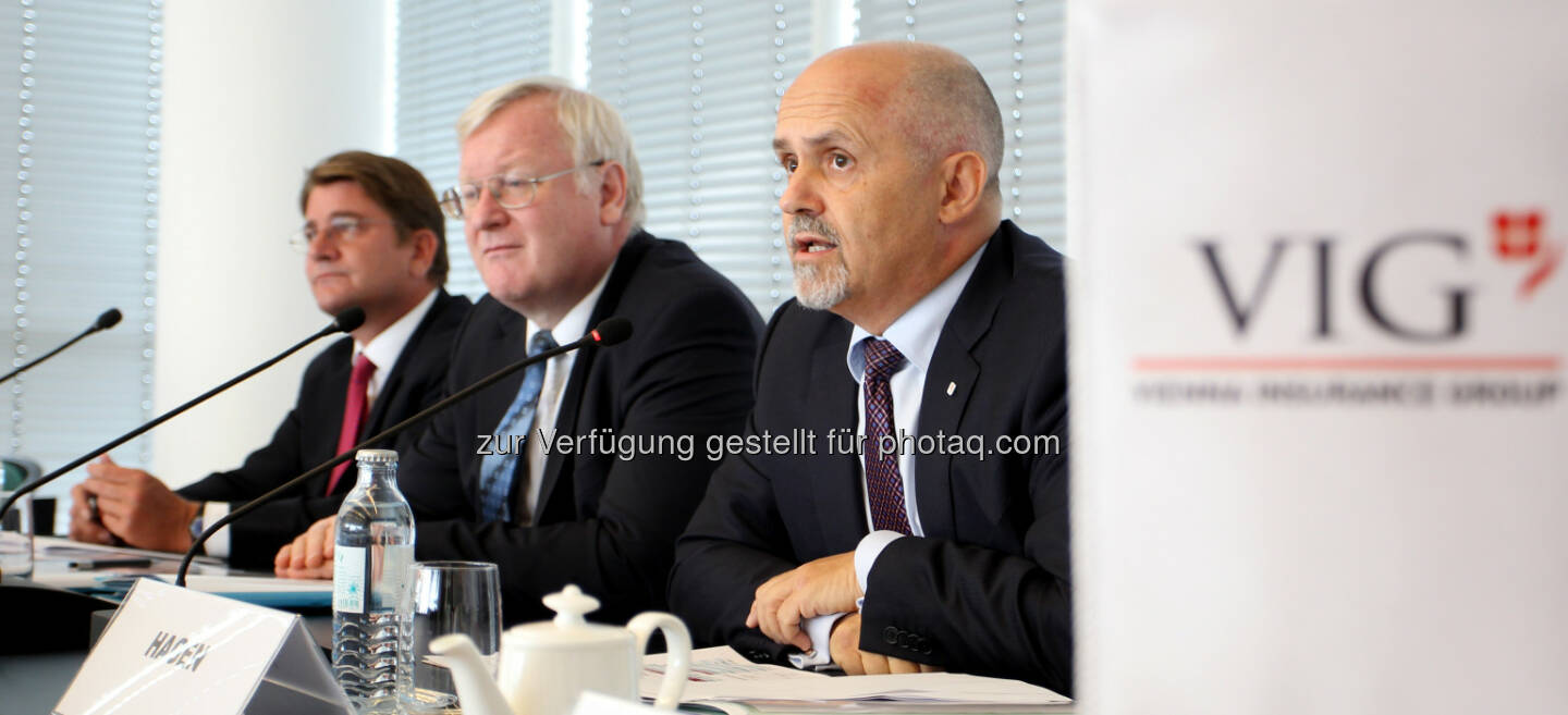 Peter Hagen, Martin Simhandl, Peter Höfinger (von rechts nach links) - VIG PK 26.08.2014, Ergebnis erstes Halbjahr 2014 (Bild: VIG/Chris Singer)