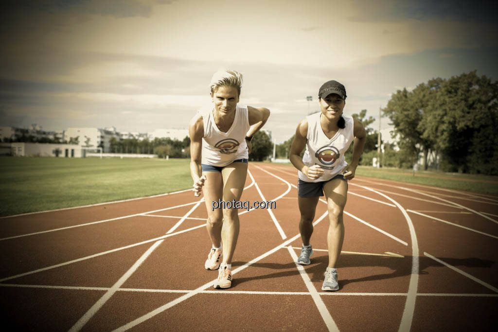 Elisabeth Niedereder, Annabelle Mary Konczer, Start, © photaq/Martina Draper (30.08.2014) 