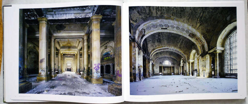 Yves Marchand and Romain Meffre - The Ruins of Detroit, 200-300 Euro, http://josefchladek.com/book/yves_marchand_and_romain_meffre_-_the_ruins_of_detroit (31.08.2014) 