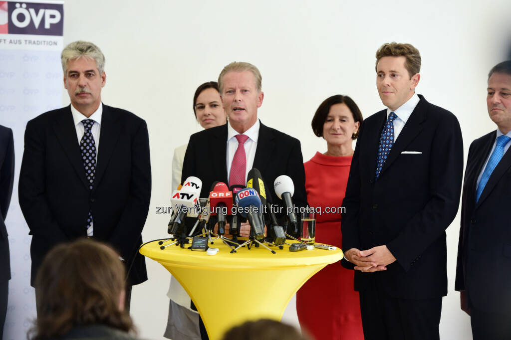 Hans Jörg Schelling, Reinhold Mitterlehner, Harald Mahrer (Bild: ÖVP/Andreas Röbl) (31.08.2014) 